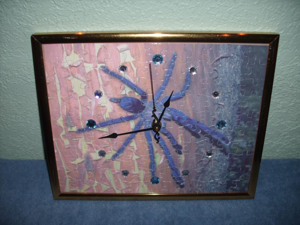 Puzzle Supreme's Jigsaw quartz clocks